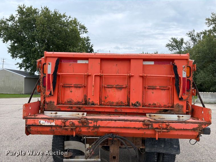 image for item DV2076 1998 International 2554 dump truck