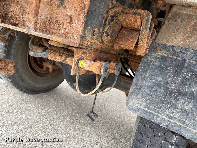 image for item DV2076 1998 International 2554 dump truck