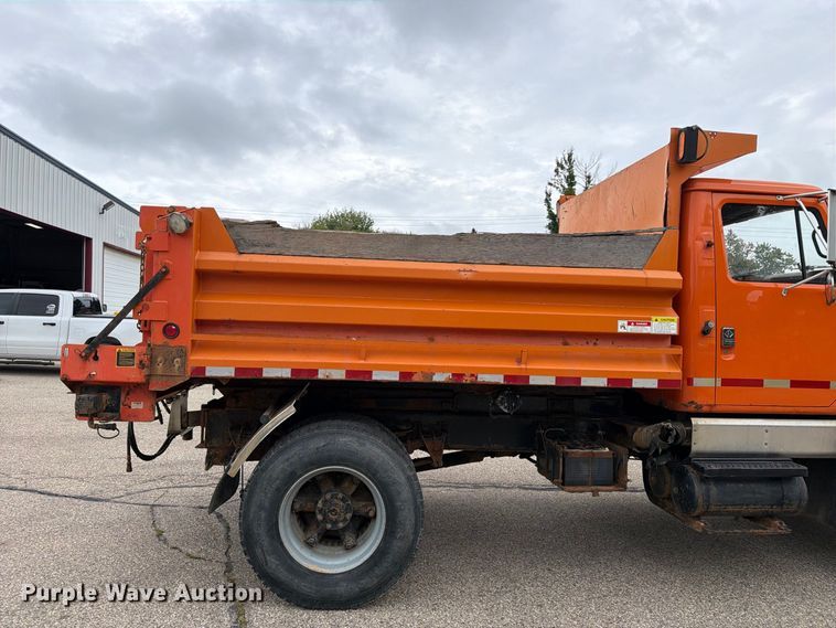image for item DV2076 1998 International 2554 dump truck