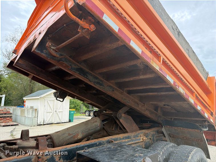 image for item DV2076 1998 International 2554 dump truck