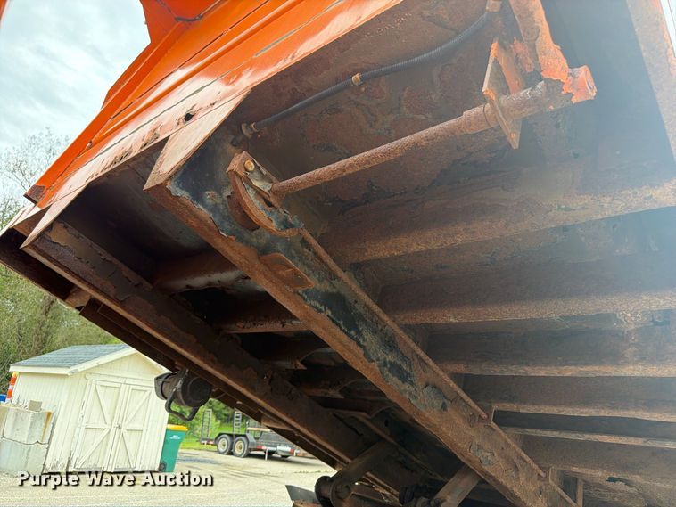 image for item DV2076 1998 International 2554 dump truck
