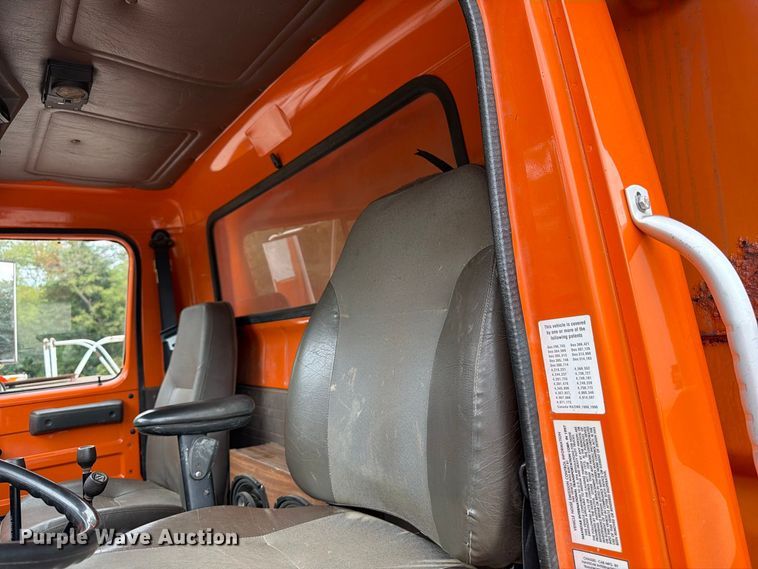 image for item DV2076 1998 International 2554 dump truck