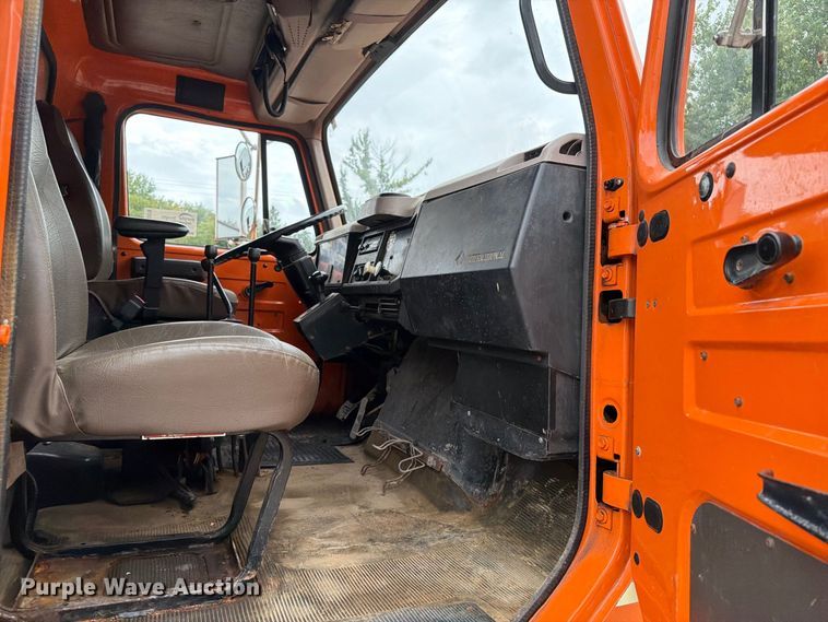 image for item DV2076 1998 International 2554 dump truck