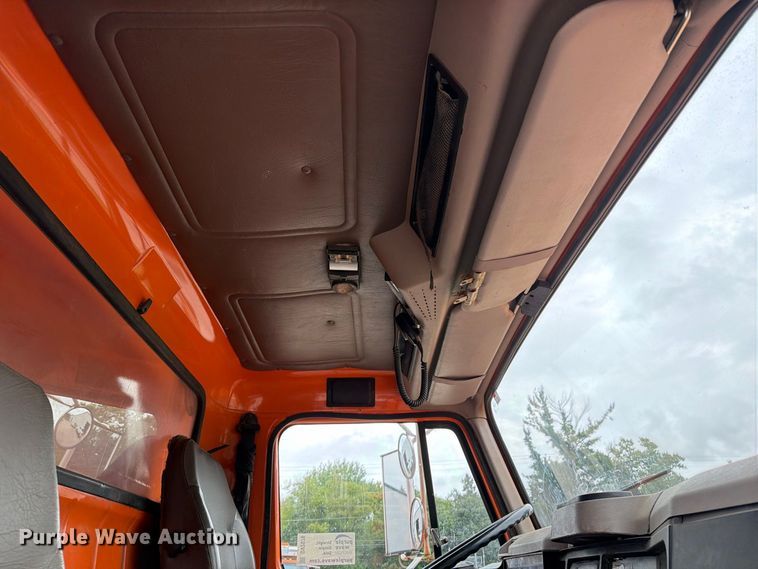 image for item DV2076 1998 International 2554 dump truck