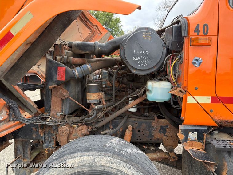 image for item DV2076 1998 International 2554 dump truck
