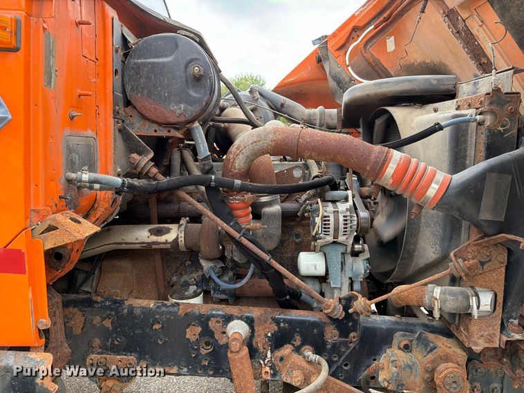 image for item DV2076 1998 International 2554 dump truck