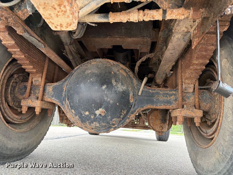 image for item DV2076 1998 International 2554 dump truck