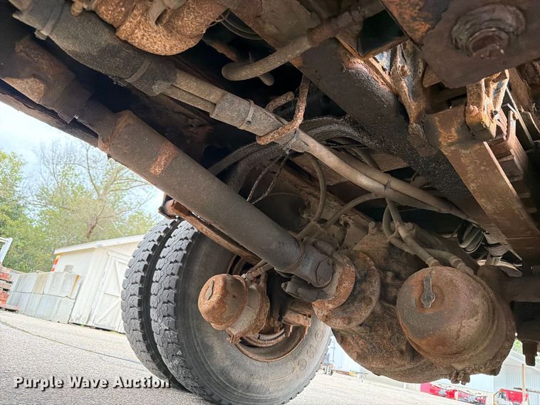 image for item DV2076 1998 International 2554 dump truck