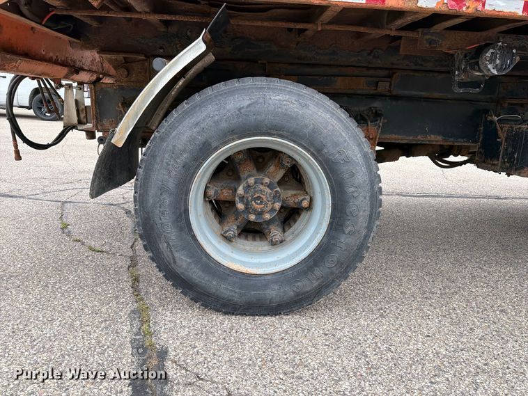image for item DV2076 1998 International 2554 dump truck