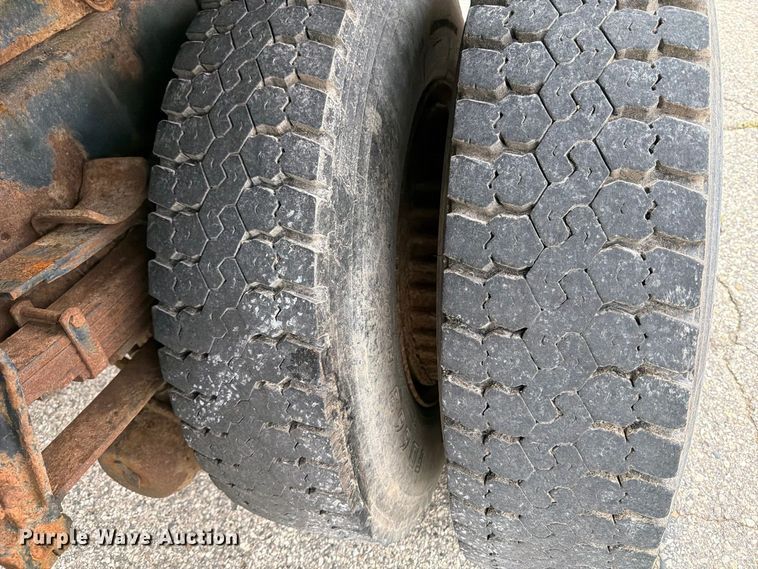 image for item DV2076 1998 International 2554 dump truck