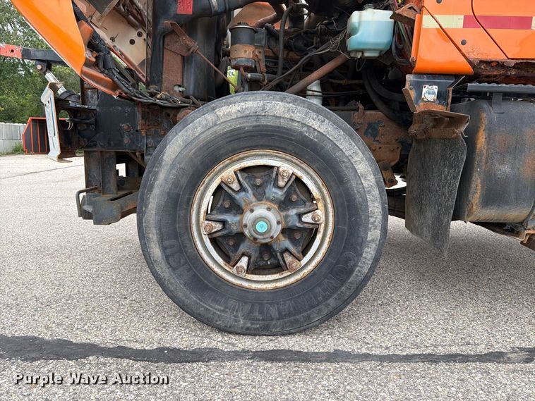 image for item DV2076 1998 International 2554 dump truck