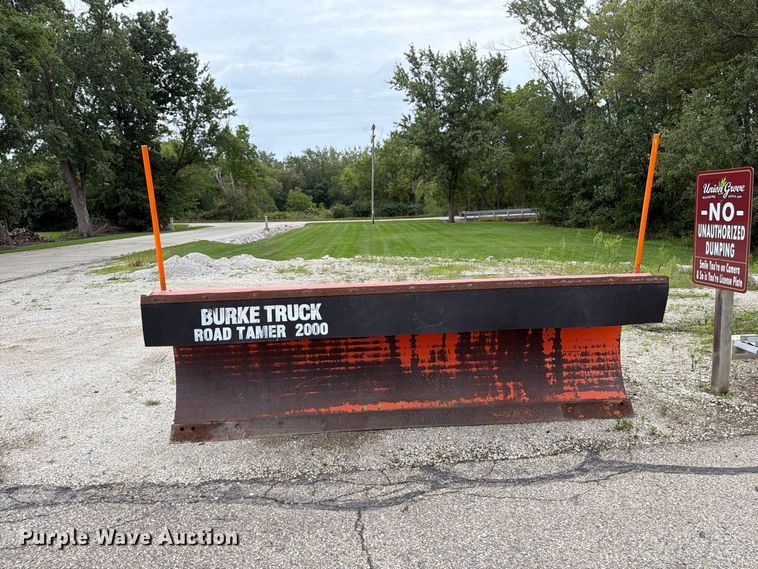 image for item DV2076 1998 International 2554 dump truck