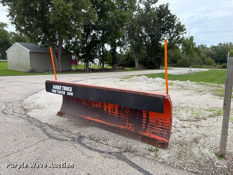 image for item DV2076 1998 International 2554 dump truck