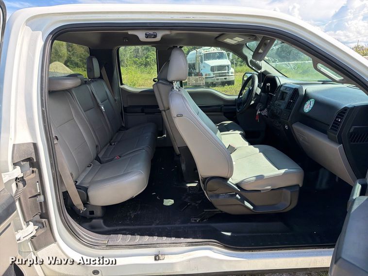 image for item DV7322 2016 Ford F150 Ext. Cab pickup truck