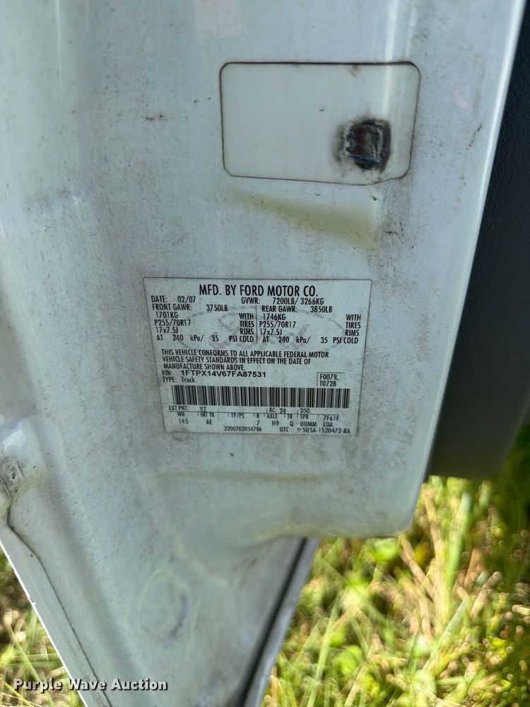 image for item DV7324 2007 Ford F150 Ext. Cab pickup truck