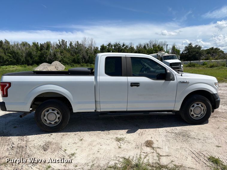 image for item DV7335 2015 Ford F150 Ext. Cab pickup truck