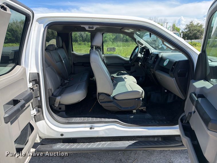 image for item DV7335 2015 Ford F150 Ext. Cab pickup truck