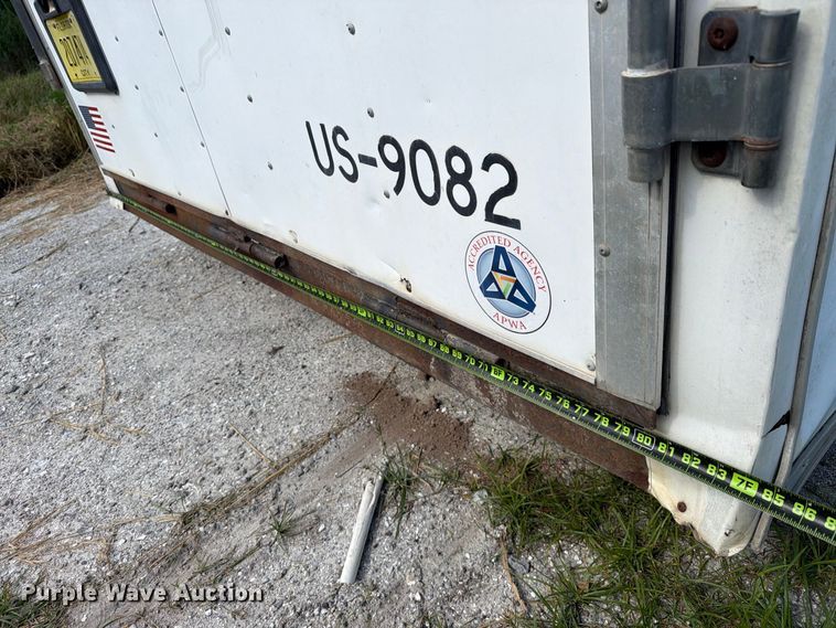 image for item DV7352 2002 Haulmark K714BT-WT enclosed cargo trailer