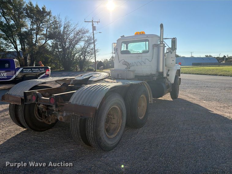 image for item DV8729 1979 Mack R600 semi truck