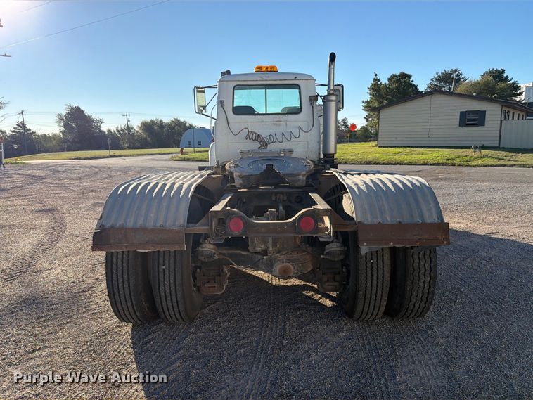 image for item DV8729 1979 Mack R600 semi truck