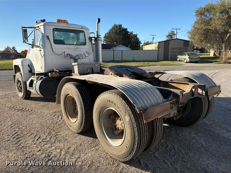 image for item DV8729 1979 Mack R600 semi truck