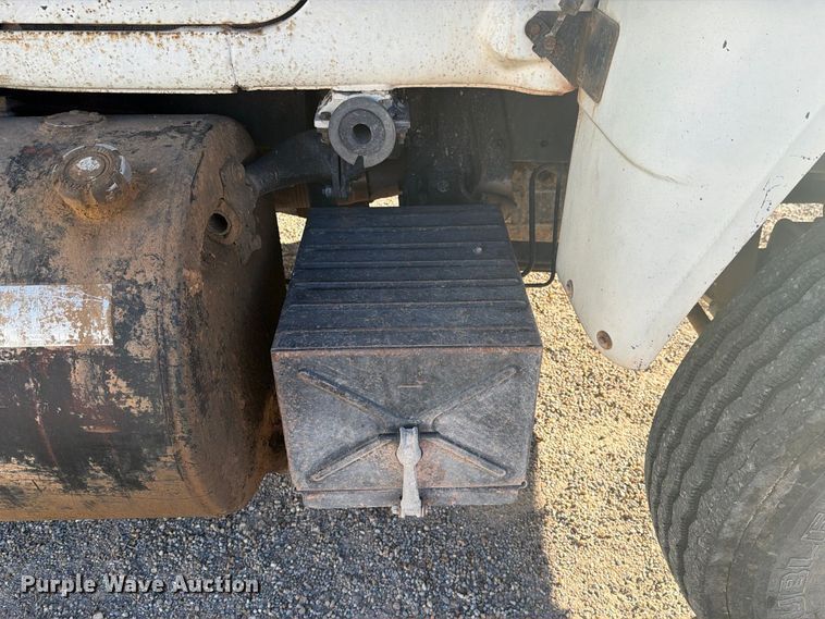 image for item DV8729 1979 Mack R600 semi truck