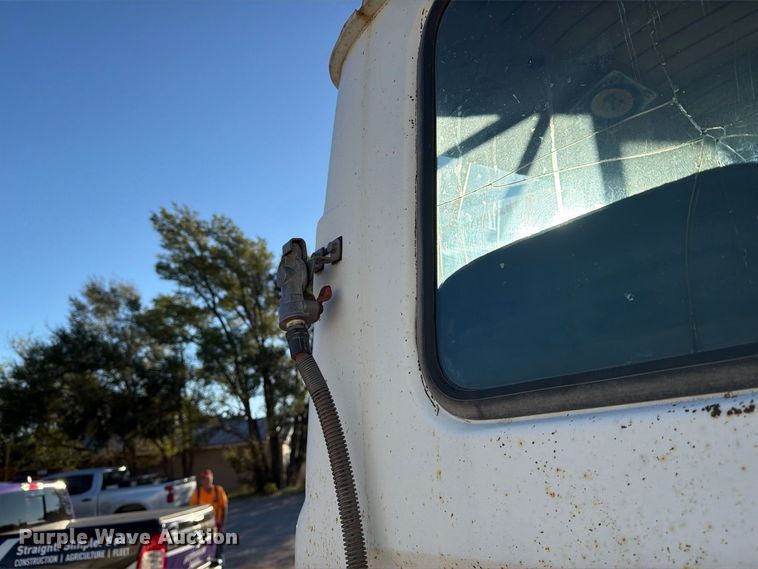 image for item DV8729 1979 Mack R600 semi truck