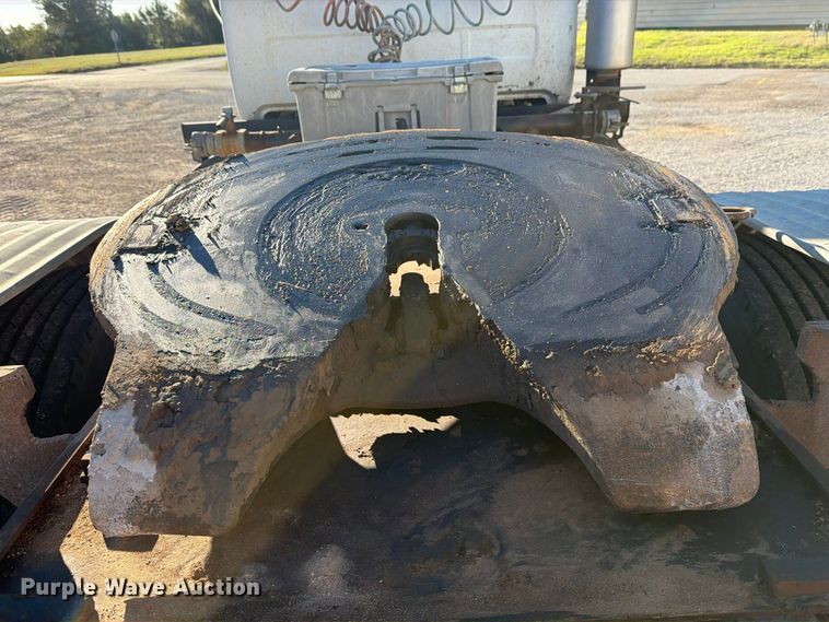 image for item DV8729 1979 Mack R600 semi truck