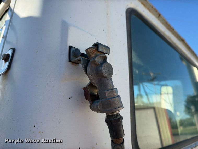 image for item DV8729 1979 Mack R600 semi truck