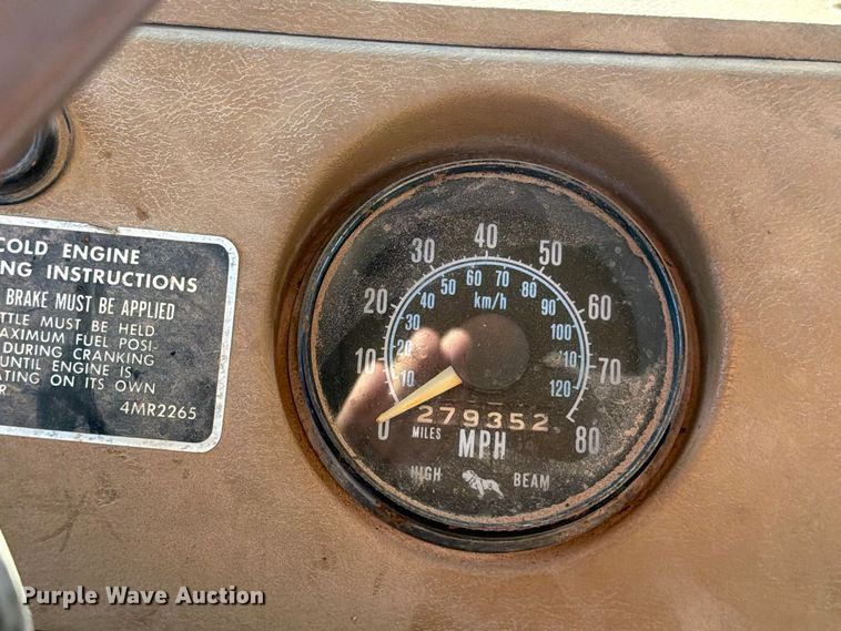 image for item DV8729 1979 Mack R600 semi truck
