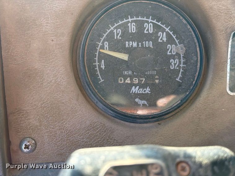 image for item DV8729 1979 Mack R600 semi truck