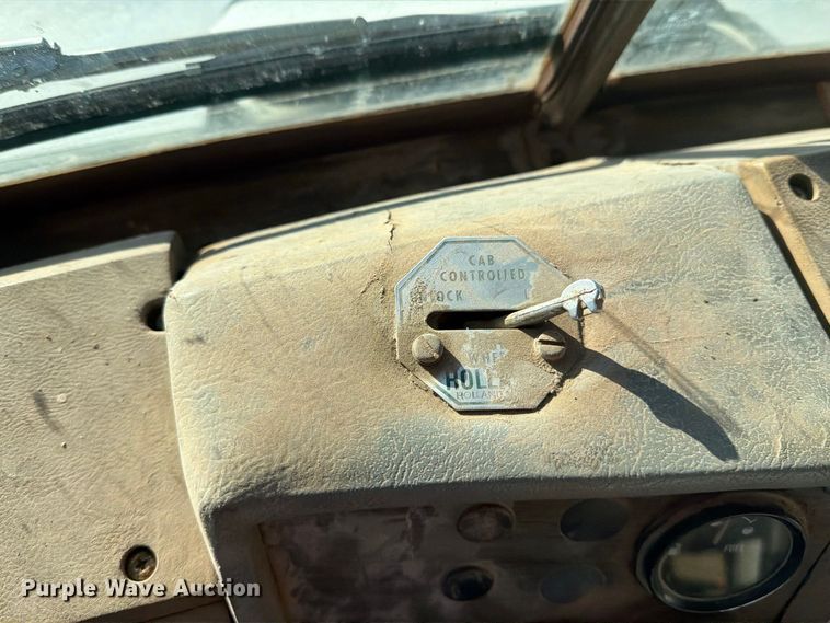 image for item DV8729 1979 Mack R600 semi truck