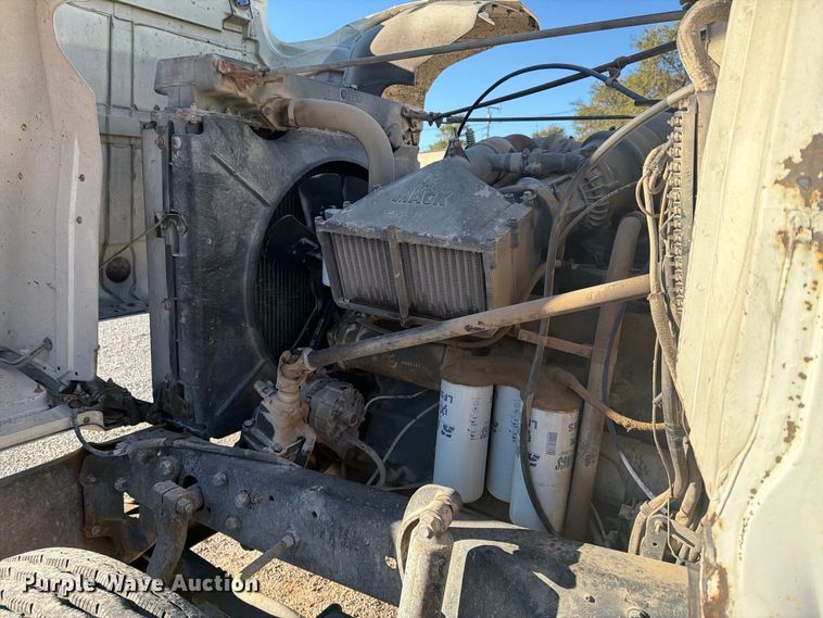 image for item DV8729 1979 Mack R600 semi truck
