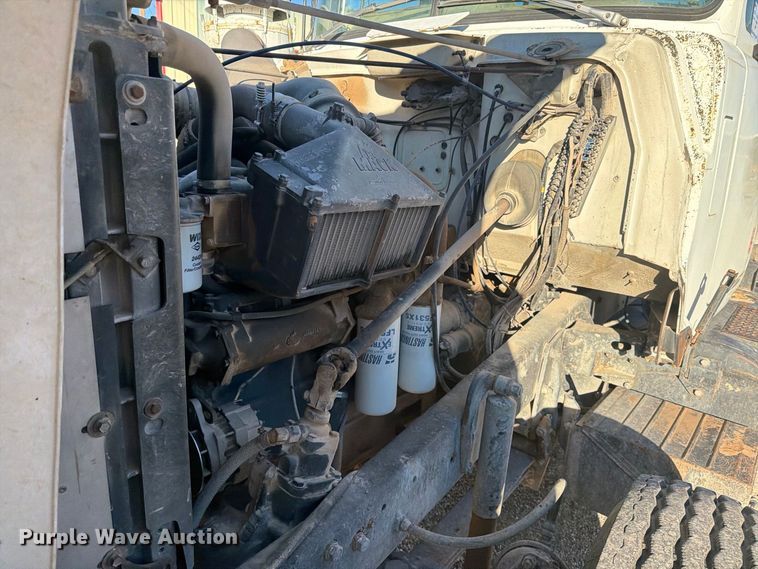 image for item DV8729 1979 Mack R600 semi truck