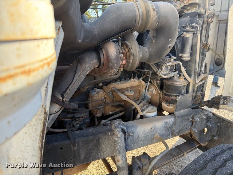 image for item DV8729 1979 Mack R600 semi truck