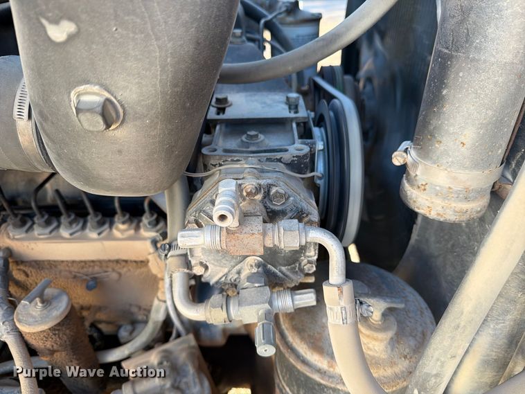 image for item DV8729 1979 Mack R600 semi truck
