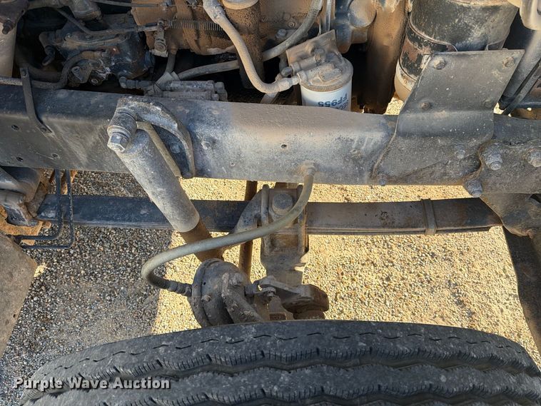 image for item DV8729 1979 Mack R600 semi truck