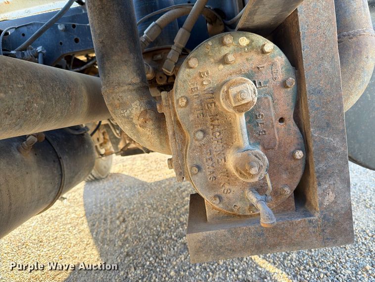 image for item DV8729 1979 Mack R600 semi truck