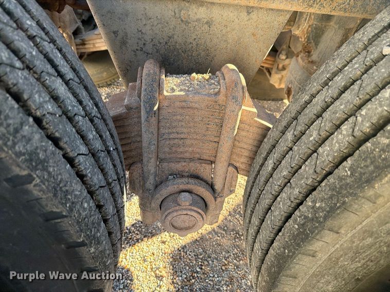 image for item DV8729 1979 Mack R600 semi truck