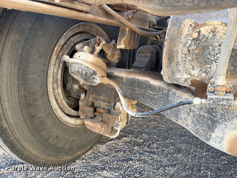 image for item DV8729 1979 Mack R600 semi truck