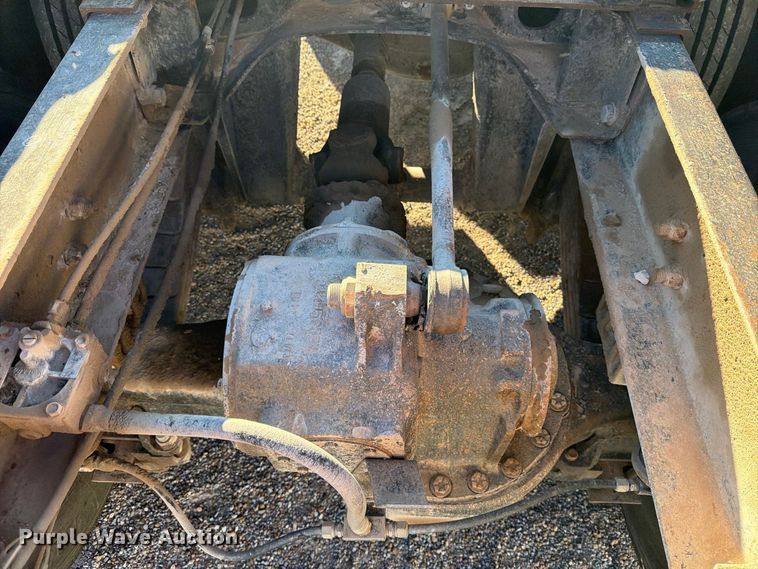 image for item DV8729 1979 Mack R600 semi truck