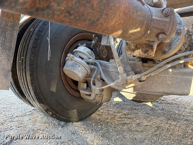image for item DV8729 1979 Mack R600 semi truck