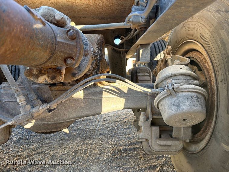 image for item DV8729 1979 Mack R600 semi truck