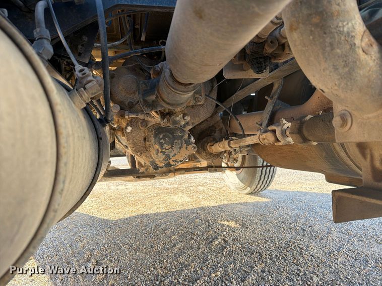 image for item DV8729 1979 Mack R600 semi truck