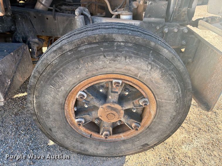 image for item DV8729 1979 Mack R600 semi truck