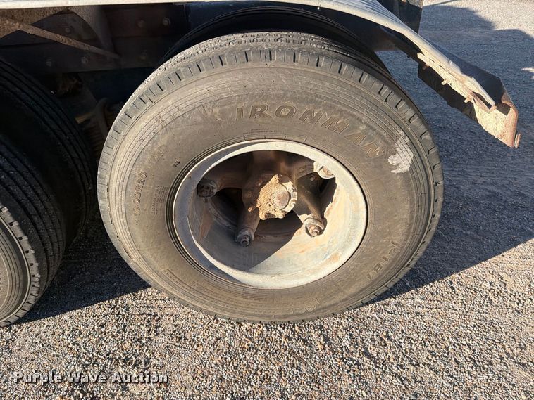 image for item DV8729 1979 Mack R600 semi truck