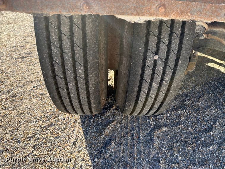 image for item DV8729 1979 Mack R600 semi truck