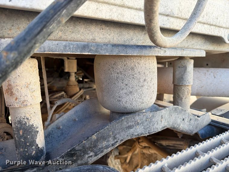 image for item DV8730 2000 Mack CH613 semi truck
