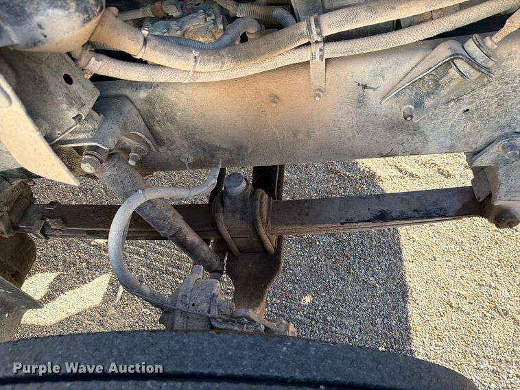 image for item DV8730 2000 Mack CH613 semi truck