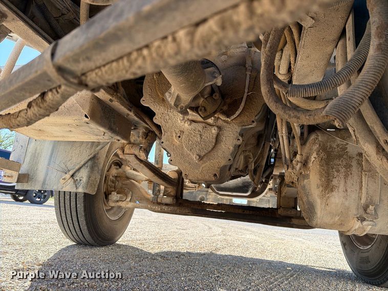 image for item DV8730 2000 Mack CH613 semi truck
